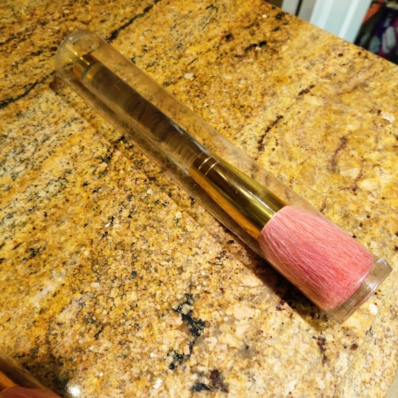 🗺️ 2New in Canister, Mary Kay Glamour Face & Body Brush 3-1 Brush Discontinued! - Picture 4 of 8